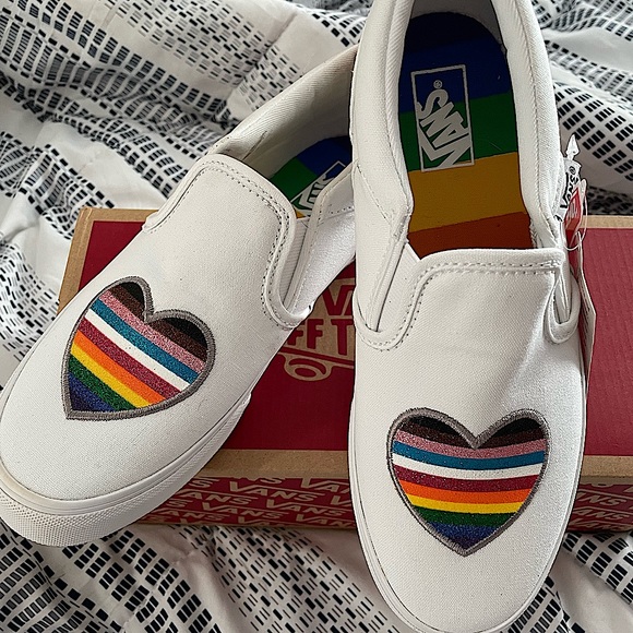 VANS Slip-Ons - Picture 1 of 5